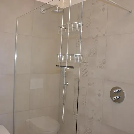 Maison A L'aise Bed & Breakfast