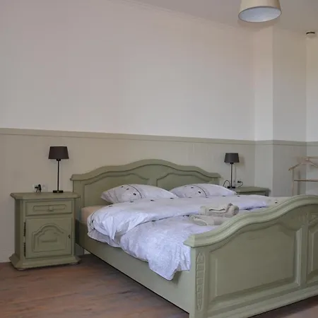 Maison A L'aise