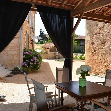 Maison A L'aise Bed & Breakfast