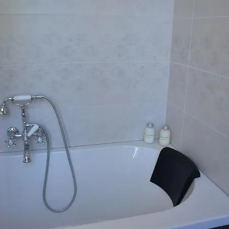 Maison A L'aise Bed & Breakfast