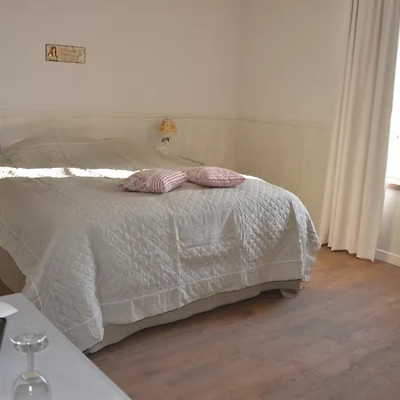 Bed & Breakfast Maison A L'aise Saint-Front-sur-Lémance